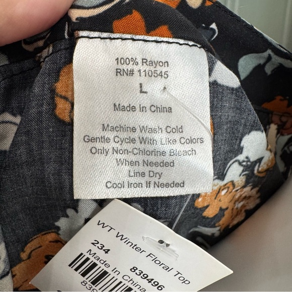 NWT 𝘾𝙧𝙖𝙘𝙠𝙚𝙧 𝘽𝙖𝙧𝙧𝙚𝙡 Floral Top Size Large - Picture 10 of 16